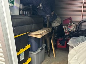 10 x 10 storage unit in Lasalle Chicago, IL