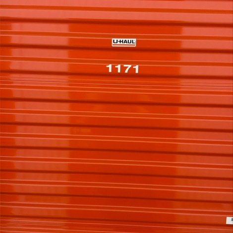 5 x 10 storage unit in Roseville, MI
