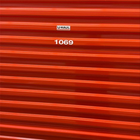 10 x 10 storage unit in Roseville, MI