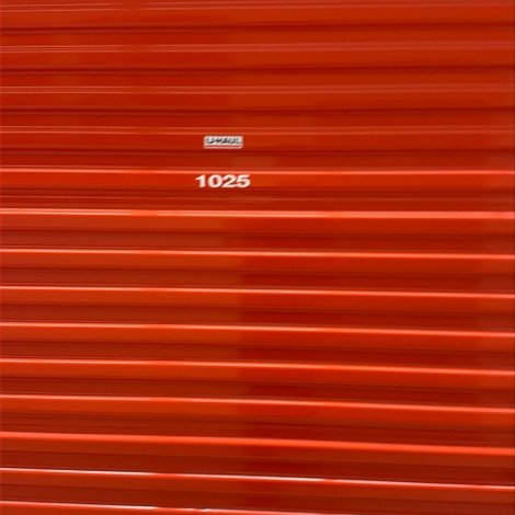 10 x 10 storage unit in Roseville, MI