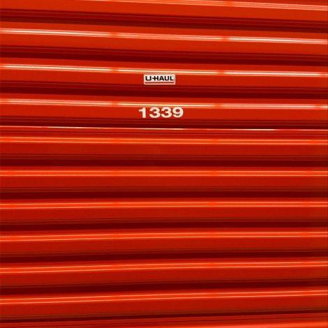 10 x 20 storage unit in Roseville, MI
