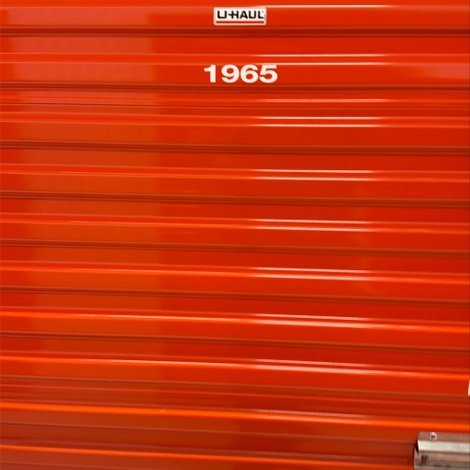 5 x 10 storage unit in Roseville, MI