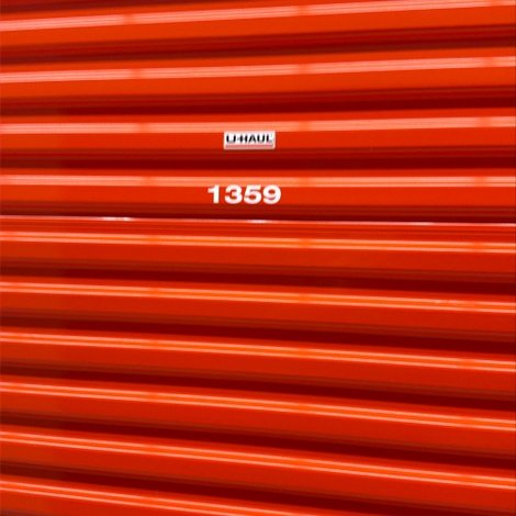10 x 10 storage unit in Roseville, MI