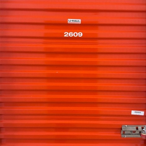5 x 10 storage unit in Roseville, MI