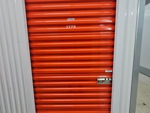 5 x 10 unit in Flint