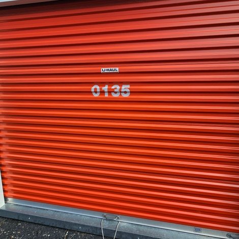 10 x 10 storage unit in Flint, MI