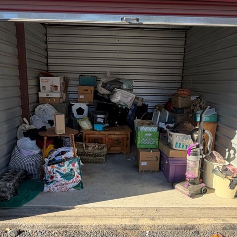 10 x 10 storage unit in Pine Grove, PA