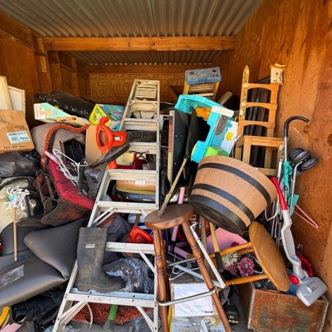 5 x 5 storage unit in Elk Grove, CA
