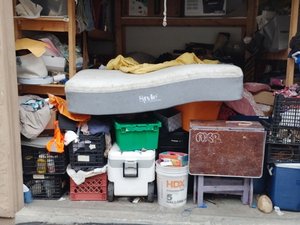 10 x 10 storage unit in Vista, CA