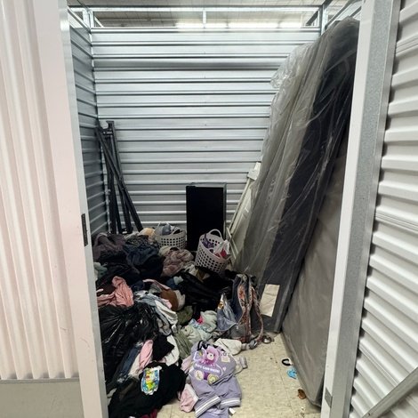10 x 10 storage unit in Florence, SC