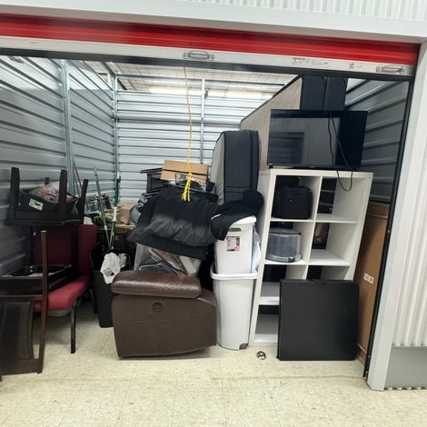 10 x 10 storage unit in Florence, SC