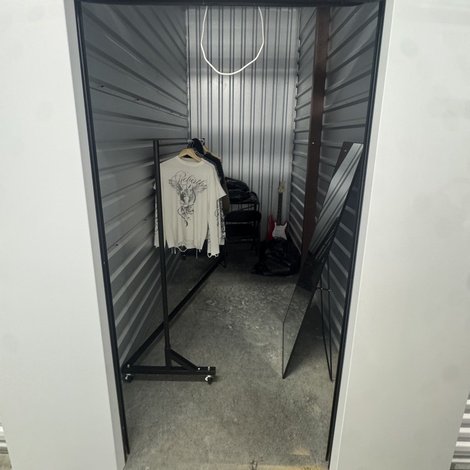 5 x 10 storage unit in Jeffersonville, IN
