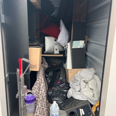 5 x 10 storage unit in Mendon, MA