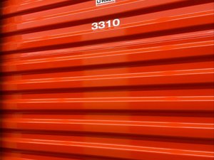 10 x 15 unit in Clinton Township