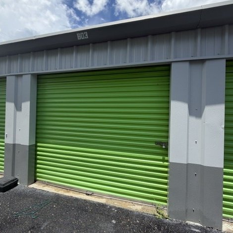 10 x 10 storage unit in Lakeland, FL