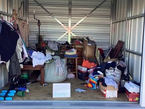 10 x 10 storage unit in Blvd radcliff, KY