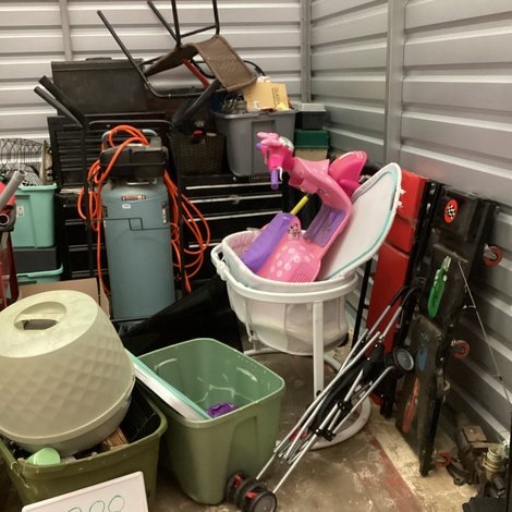 10 x 10 storage unit in Blvd radcliff, KY