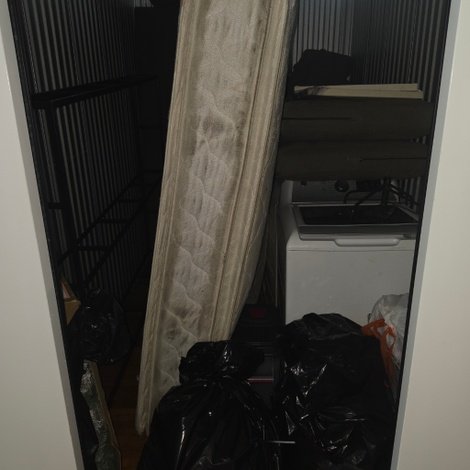 6 x 10 storage unit in Mt Holly, NC