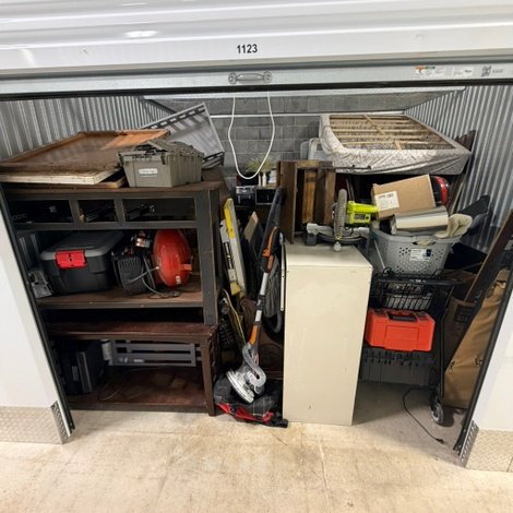12 x 12 storage unit in NW Canton, OH