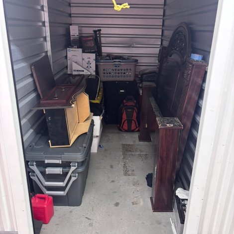 5 x 10 storage unit in Lawrenceville, GA