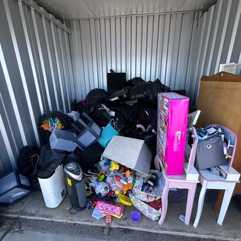10 x 10 storage unit in Sophia, NC