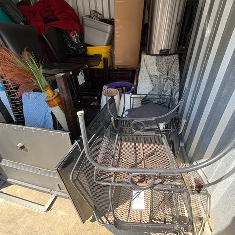 10 x 10 storage unit in Drive Reidsville, NC