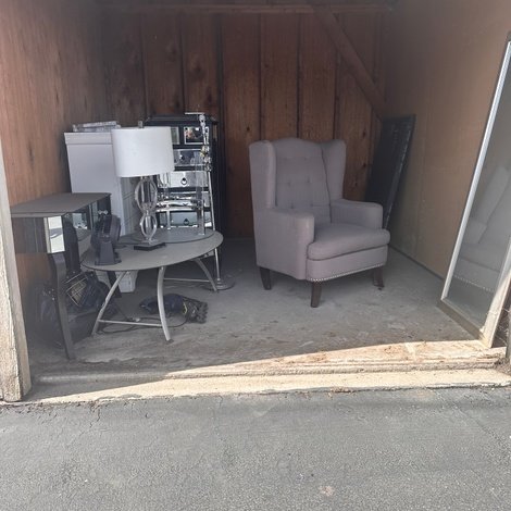 10 x 10 storage unit in San Marcos, CA