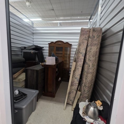 10 x 10 storage unit in Kingsport, TN