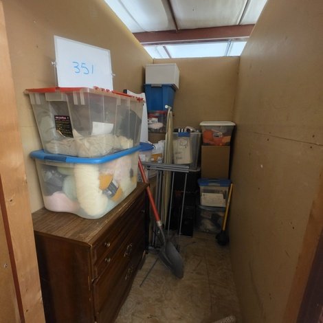 4 x 8 storage unit in Knoxville, TN
