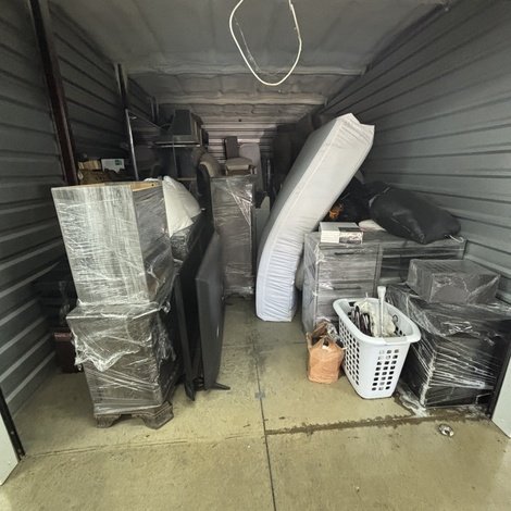 10 x 20 storage unit in Oak Grove, KY