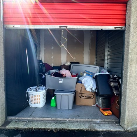 10 x 10 storage unit in Jacksonville, NC