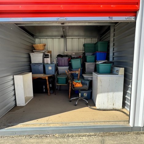 10 x 10 storage unit in Fayetteville, NC