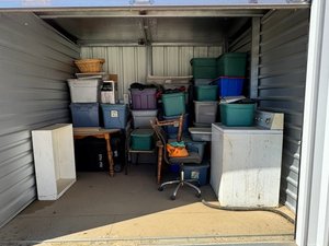 10 x 10 unit in Fayetteville
