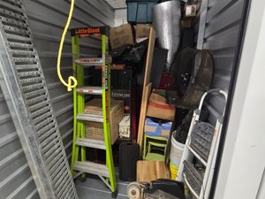 5 x 10 storage unit in Indianapolis, IN