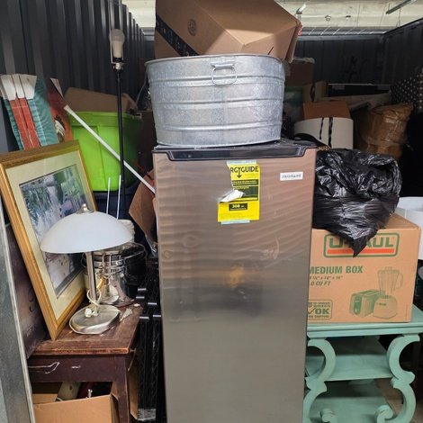 10 x 15 storage unit in Indianapolis, IN