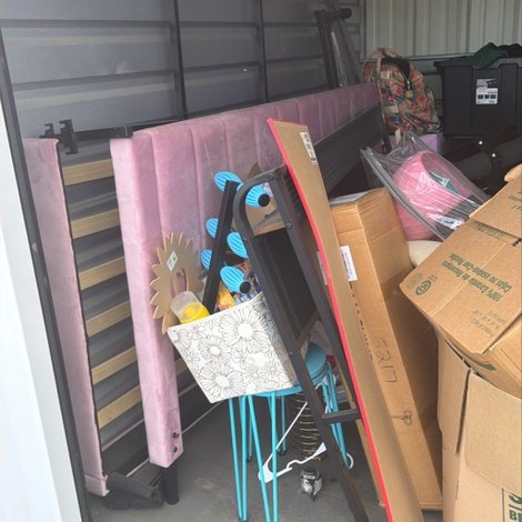 10 x 10 storage unit in Indianapolis, IN
