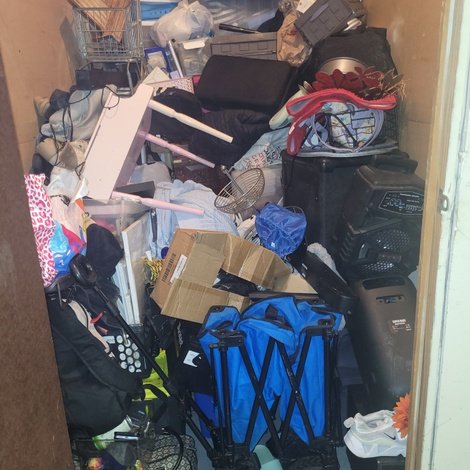 5 x 8 storage unit in El Cajon, CA