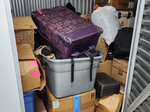 10 x 5 storage unit in Feeding Hills, MA