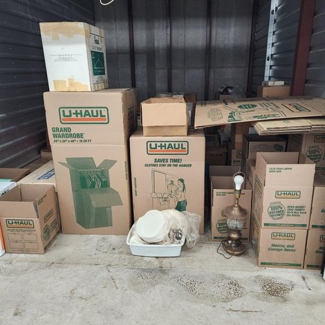 10 x 15 storage unit in Feeding Hills, MA
