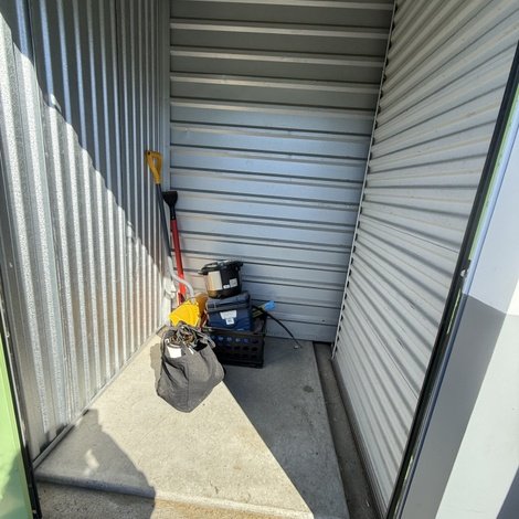 5 x 5 storage unit in Johnston, RI