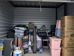 10 x 10 storage unit in El Paso, TX