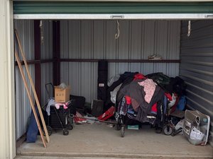 10 x 10 storage unit in Avenal, CA