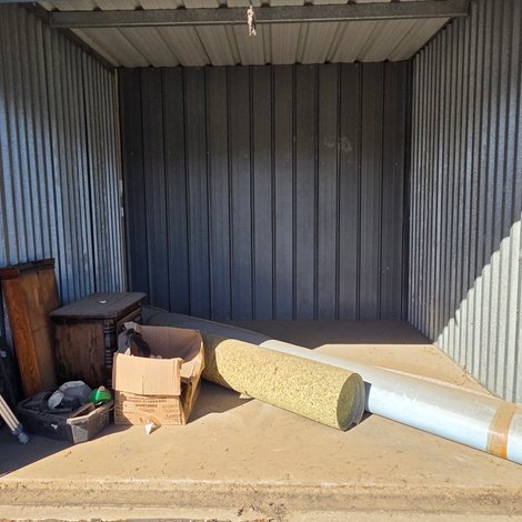 10 x 10 storage unit in Delhi, CA