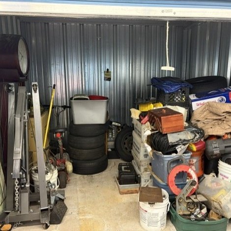10 x 10 storage unit in Southington, CT