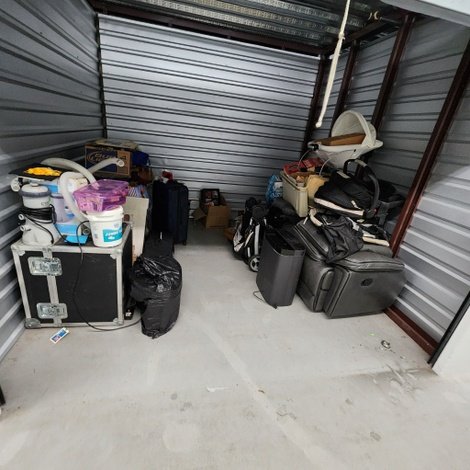 10 x 10 storage unit in Derry, NH