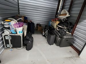 10 x 10 storage unit in Derry, NH