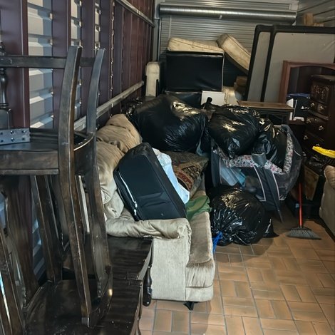 10 x 30 storage unit in Jennings, MO