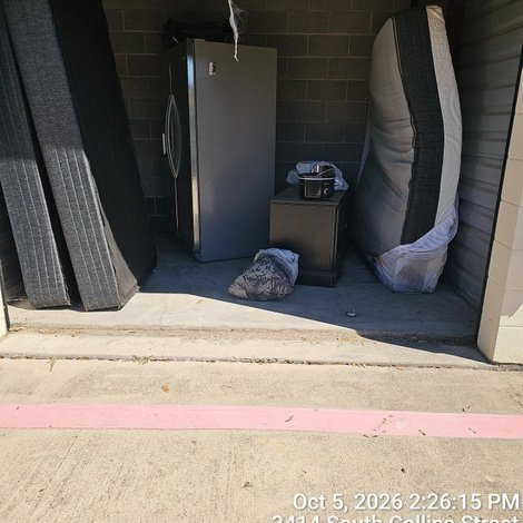 10 x 10 storage unit in Arlington, TX