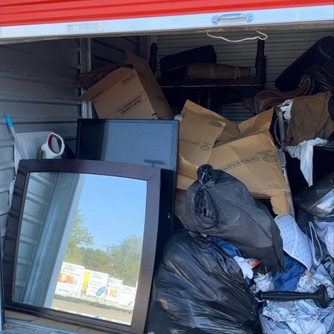 10 x 10 storage unit in Lexington Park, MD