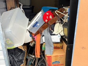 5 x 10 storage unit in Rd Lexington, KY